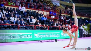 iris giovinazzo bianco cristina un clavette sfe02487a copia simone ferraro ph copia